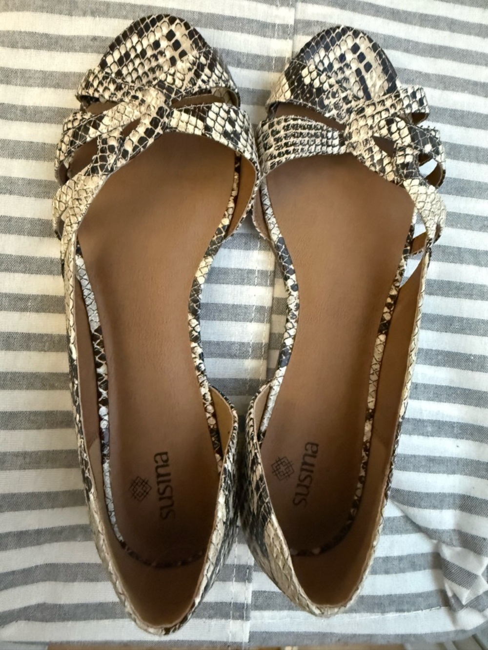 Susina Snake-Print Knot-Front Flats in Beige and Black